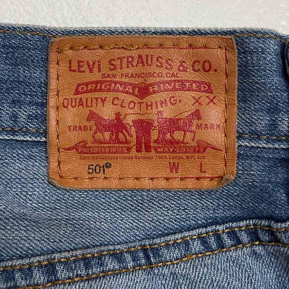 Levi’s women’s 501 Bootcut Jeans SZ: 32 - Picture 3 of 3